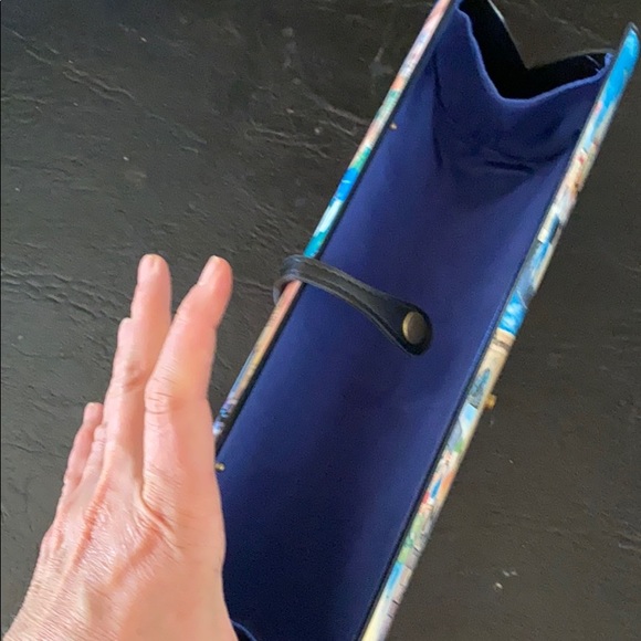 Lutci Diva Magazine Clutch - Picture 5 of 6